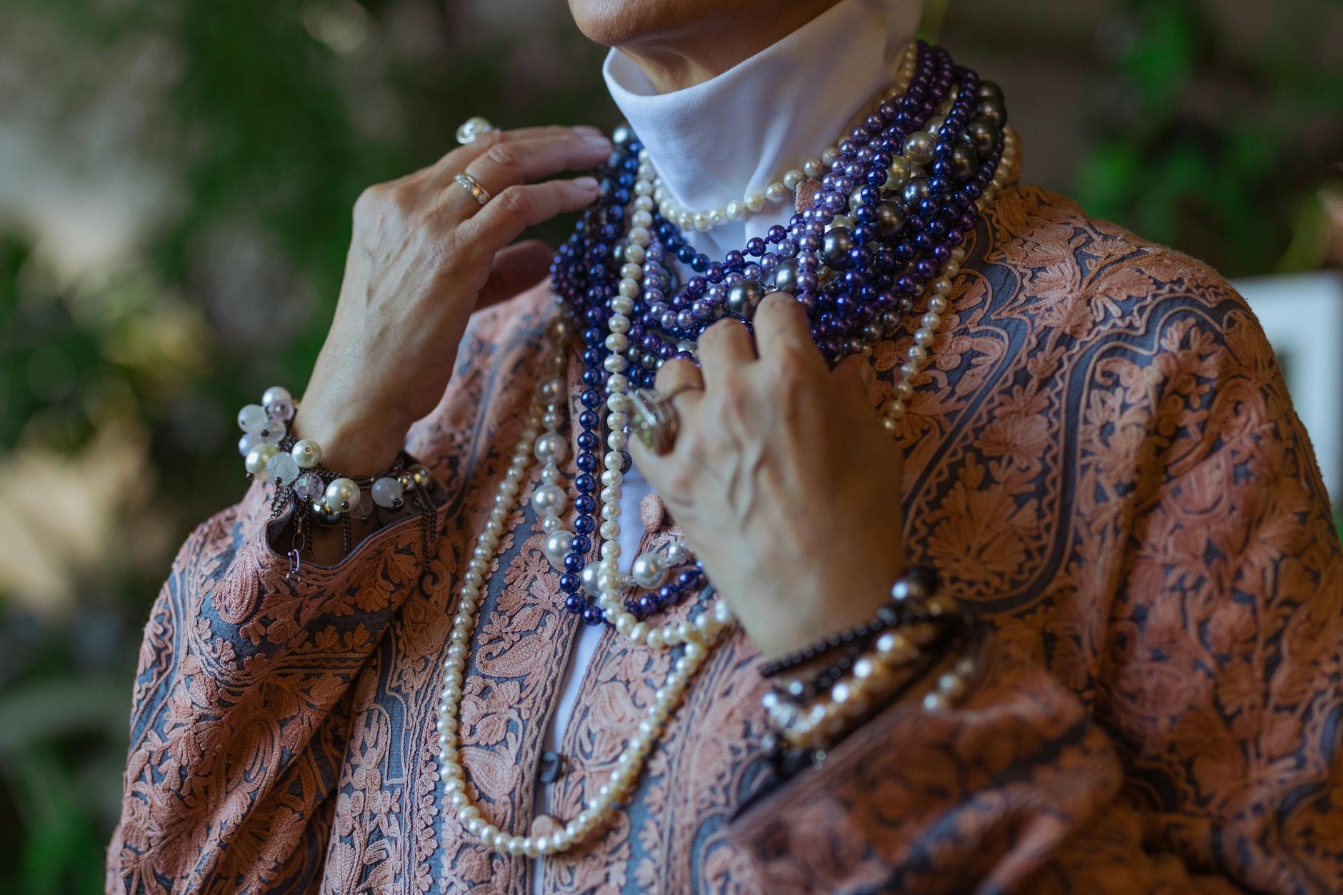 Color, Pattern, and Jewelry Pairing Strategies