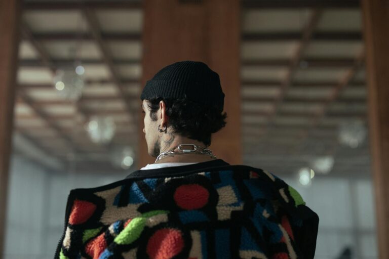 How to Style Chains the Right Way - Featured image