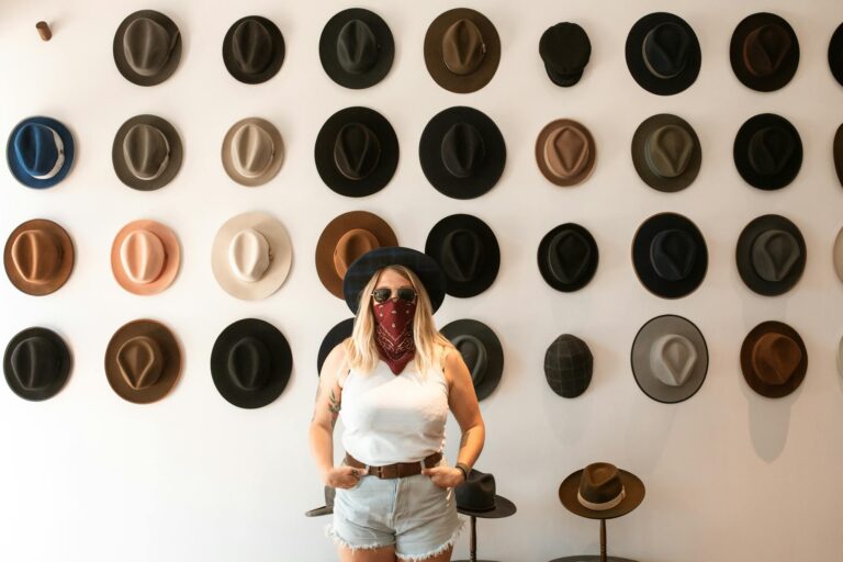 How to Style Hats the Right Way - Featured image