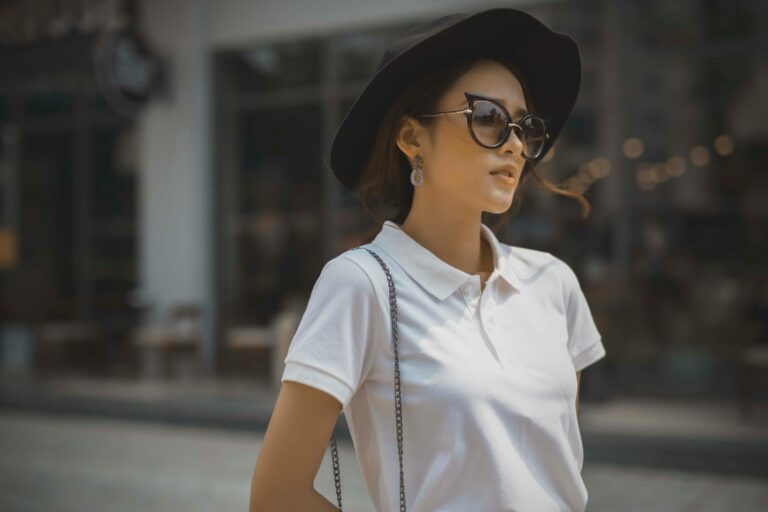 How to Style Sunglasses the Right Way - Featured image