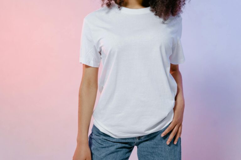 How to Style T-shirts the Right Way - Featured image