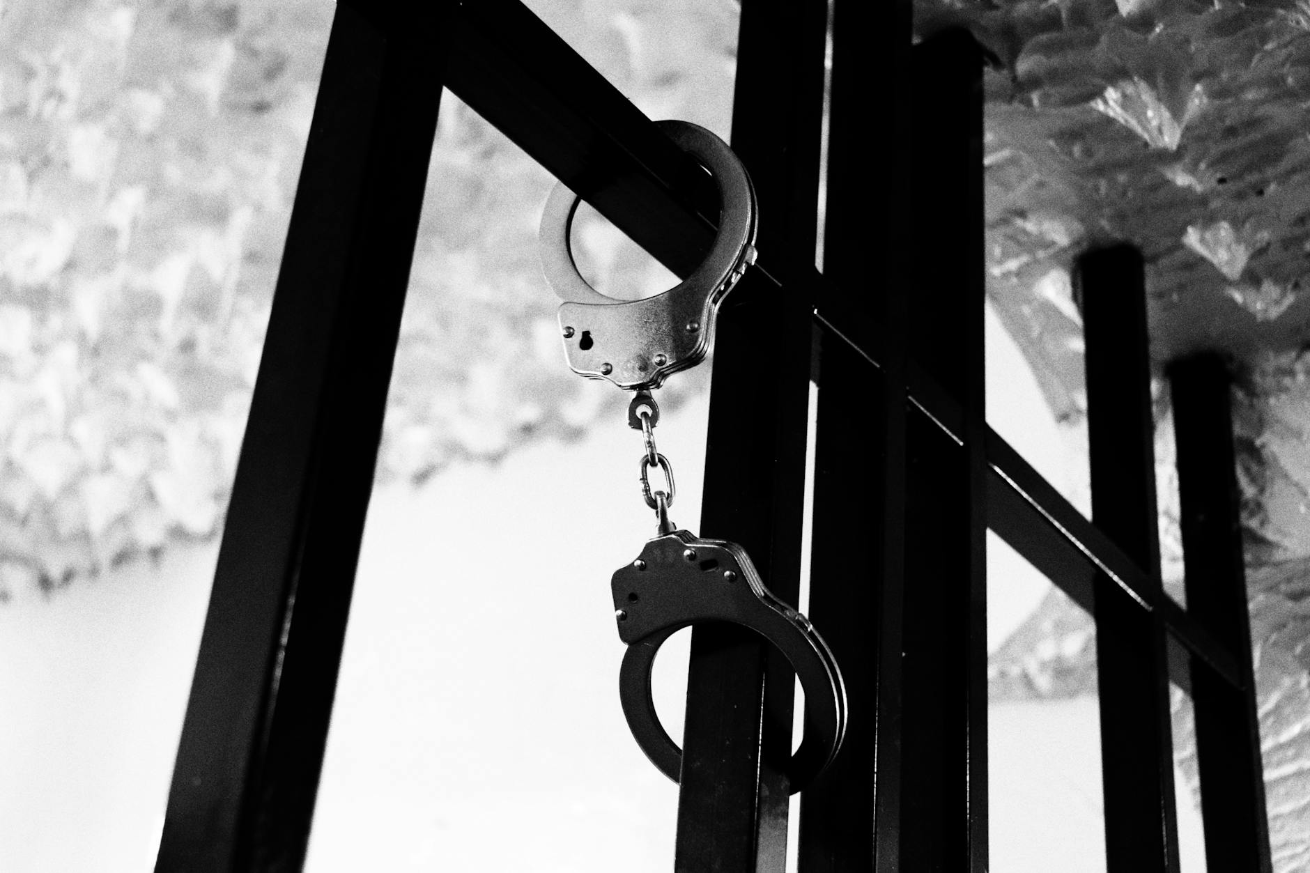 The Restraint Principle and Avoiding Visual Chaos