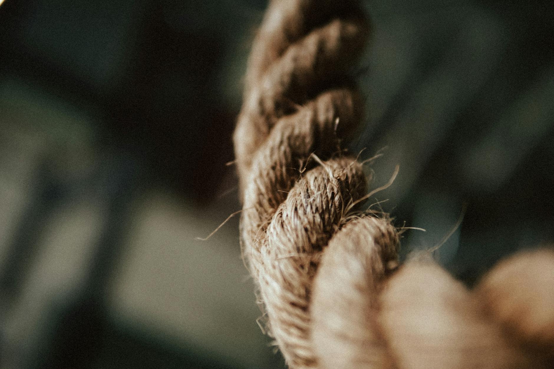 WHAT MAKES A STRONG JEWELRY CHAIN?