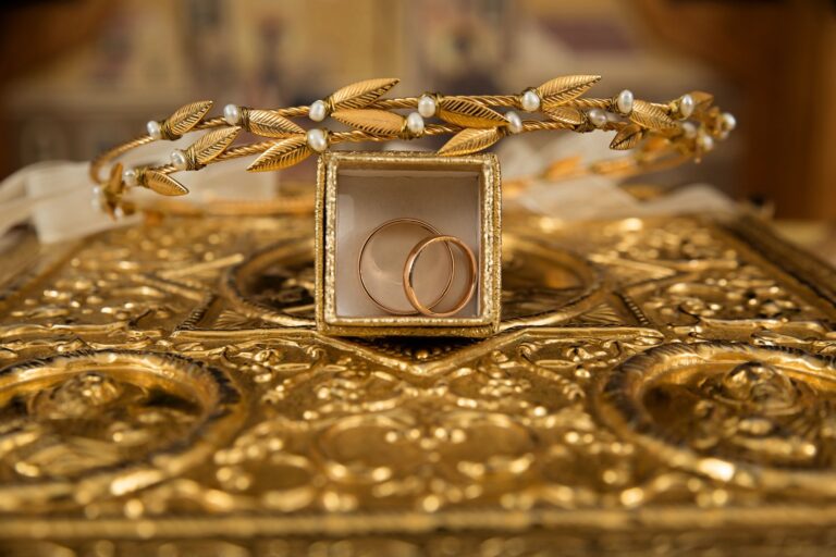 18K Gold Four Leaf Clover Bracelets That Rival Designer Luxury Collections - Featured image