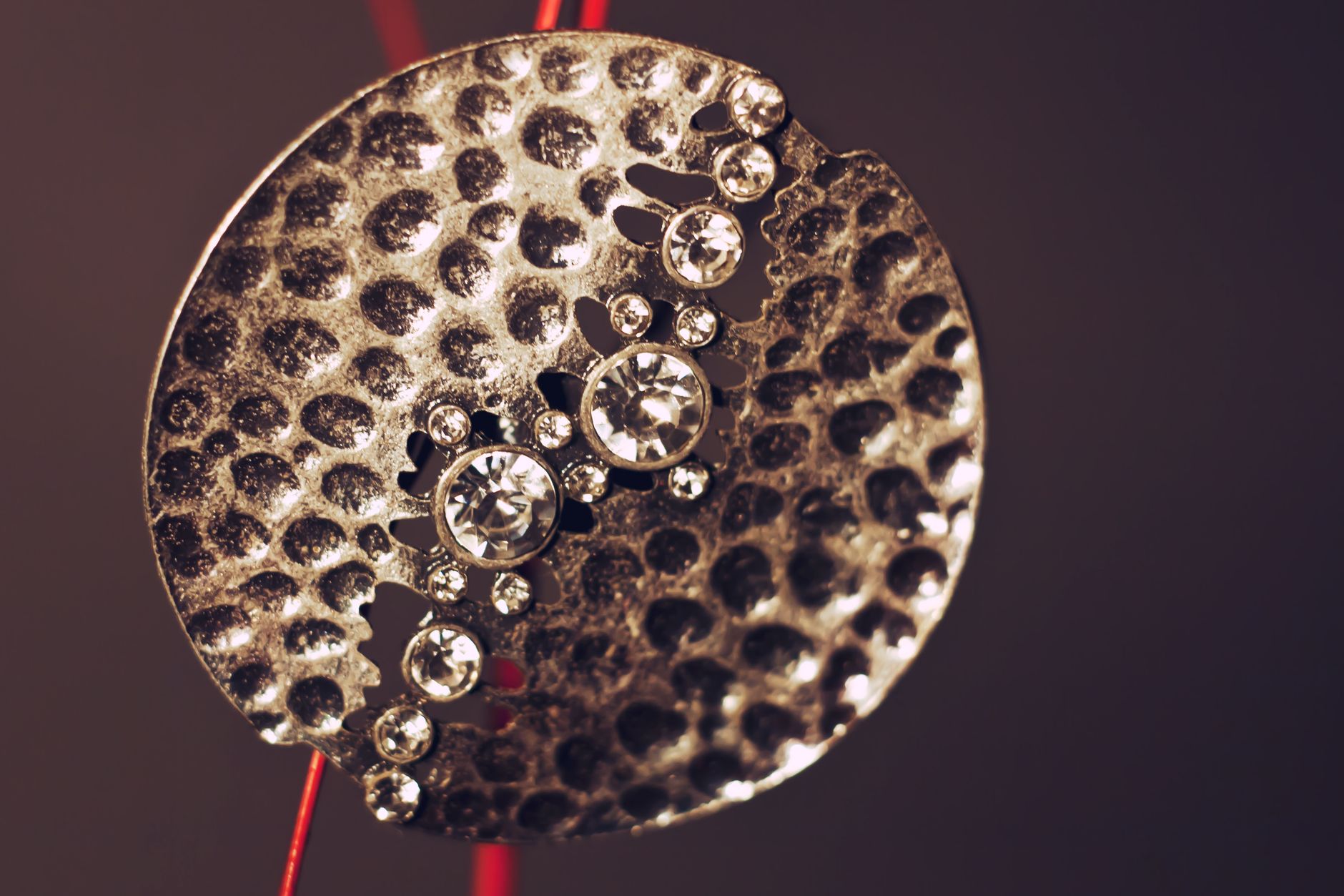 Jewelry Metal Testing Service Near Me: Credentials, Equipment, Fees, and Questions to Ask - Featured image