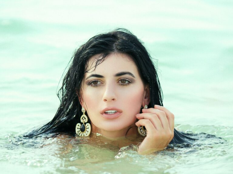 Luxury Water Park Resorts Become Premium Vacation Destinations for Wealthy Families - Featured image