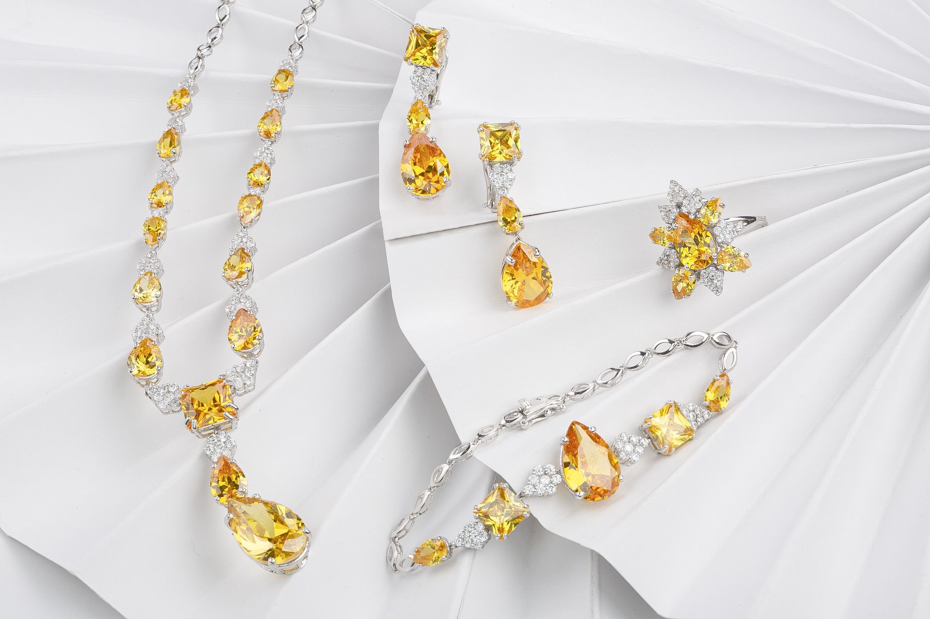 "Natural Gemstone" Jewelry Claim: What Evidence Should an Online Buyer Expect? - Featured image