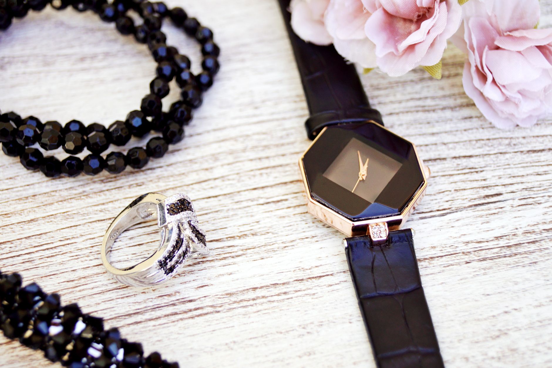 Rose Gold Vermeil Ring Explained: Base Metal, Finish Thickness, and Hallmarks - Featured image