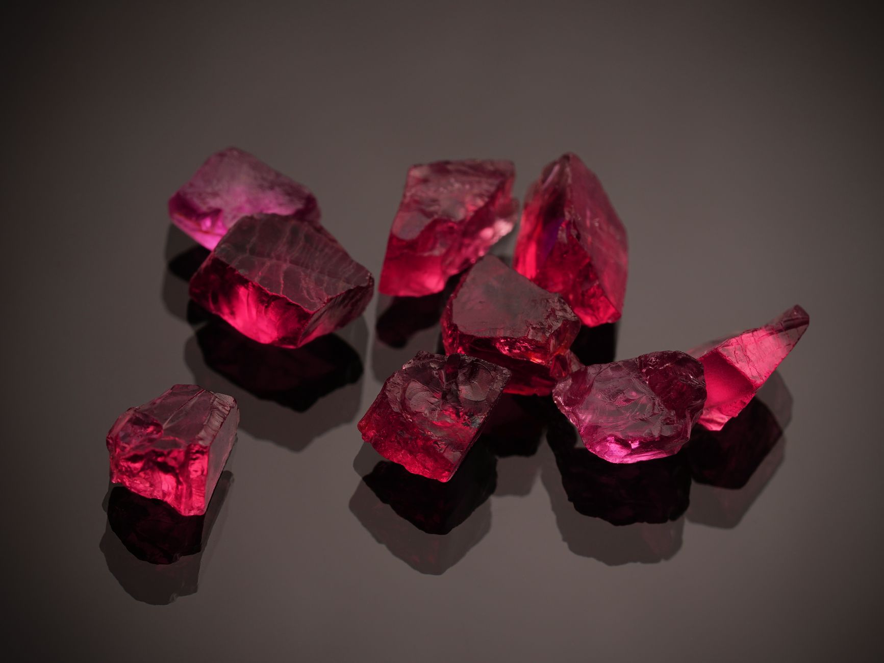 Gemstone Has Bubbles That Look Like Glass: What It Could Mean and What to Photograph - Featured image