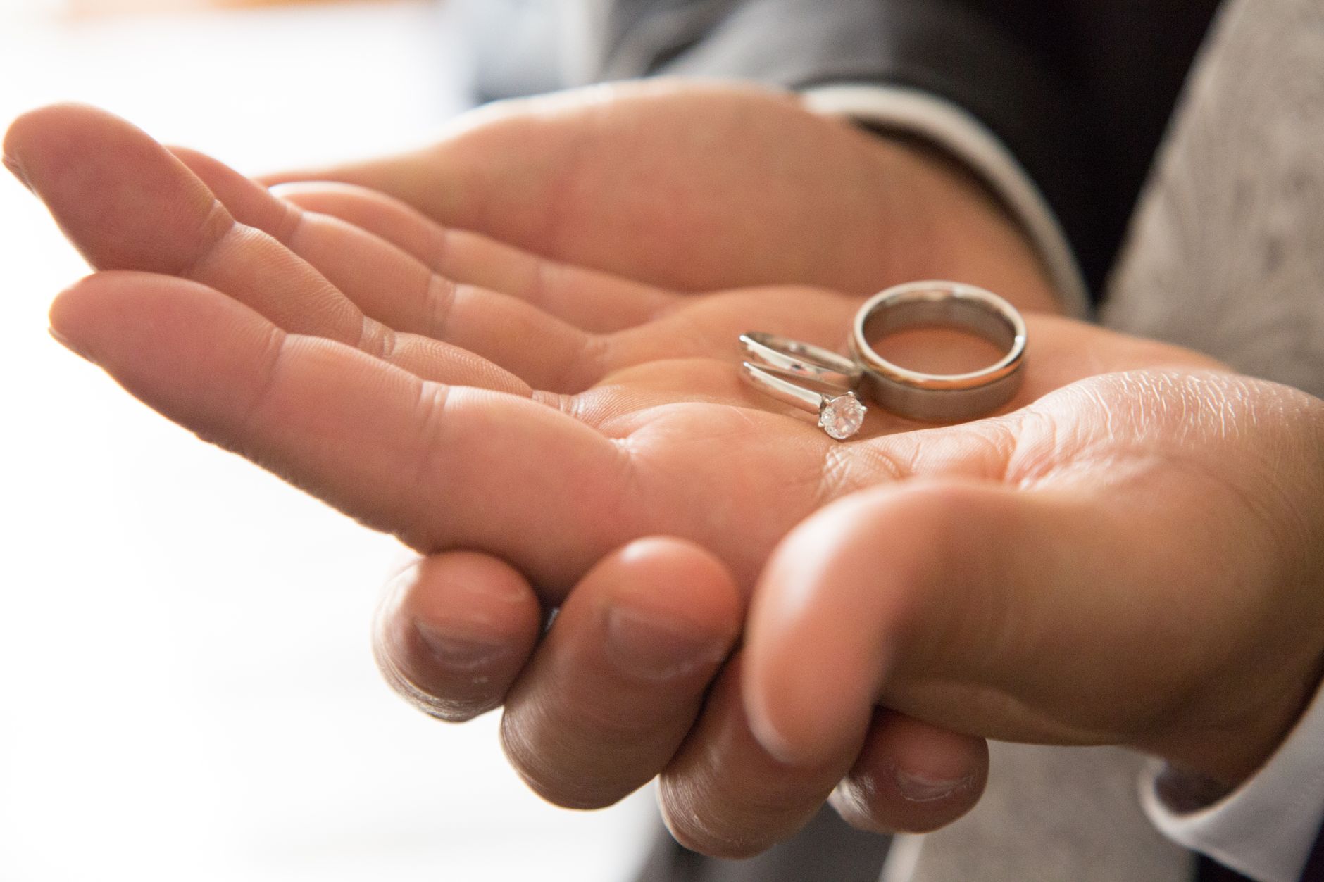 Claddagh Ring Meaning: How to Wear It Right - Featured image
