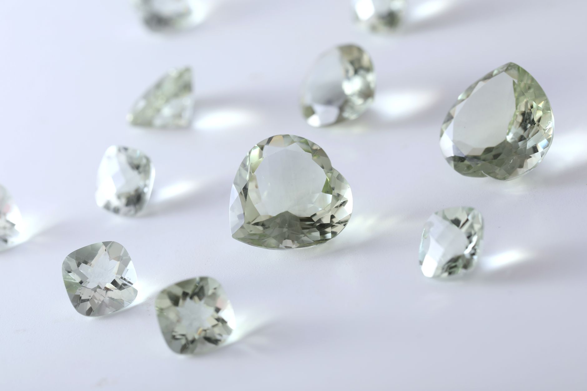 How to Buy Gemstones Online Safely - Featured image